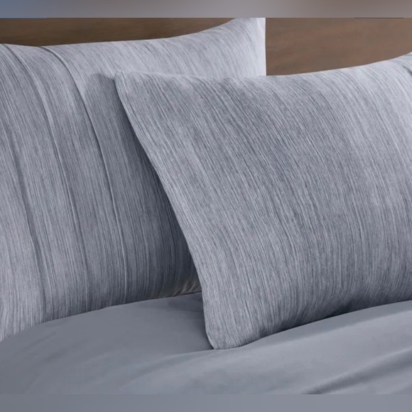 Beautyrest Maddox 3 Pc Striated Cationic Dyed Oversized Duvet Cover Set w Pleats - Picture 3 of 10